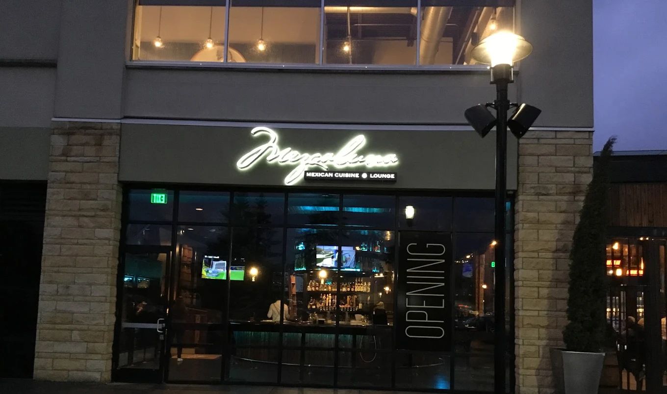 Mezcaluna Mexican Cuisine & Lounge